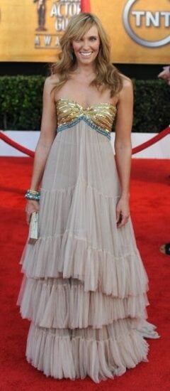 Toni Collette en la alfombra roja de los Oscar 2010