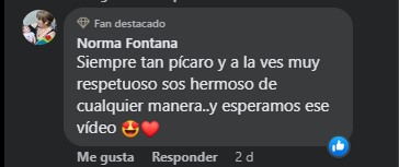 Captura de pantalla de un video de Chayanne en bata