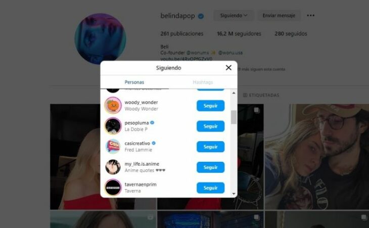 Captura de pantalla que muestra a Belinda siguiendo a Peso Pluma