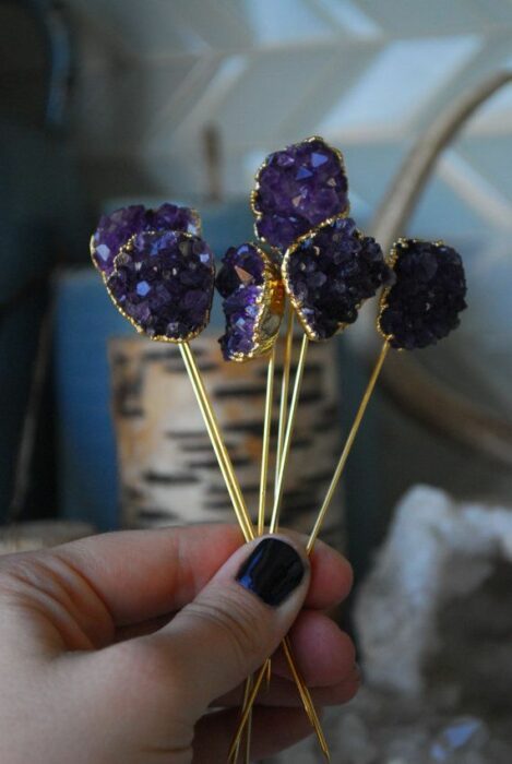 horquillas con una parte de cuarzo en color morado