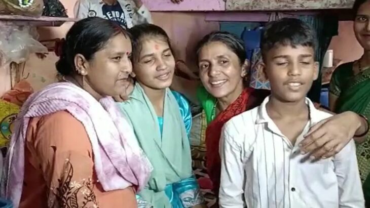 Pramila Devendra y sus hijos