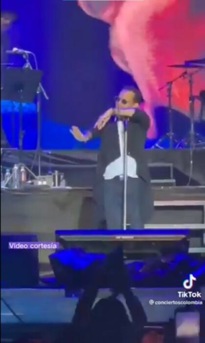 reacción del botellazo que Marc Anthony recibió en Colombia