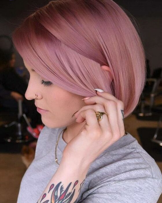 tono rosa en corte bob