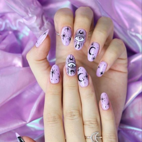 manicura lila; Manicuras para abrir tu tercer ojo de bruja y alejar las malas vibras