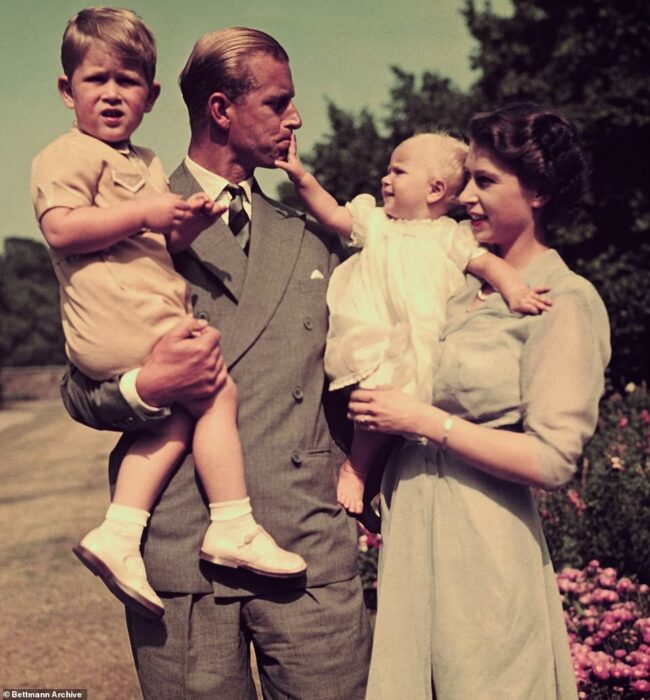 isabel y felipe con hijos