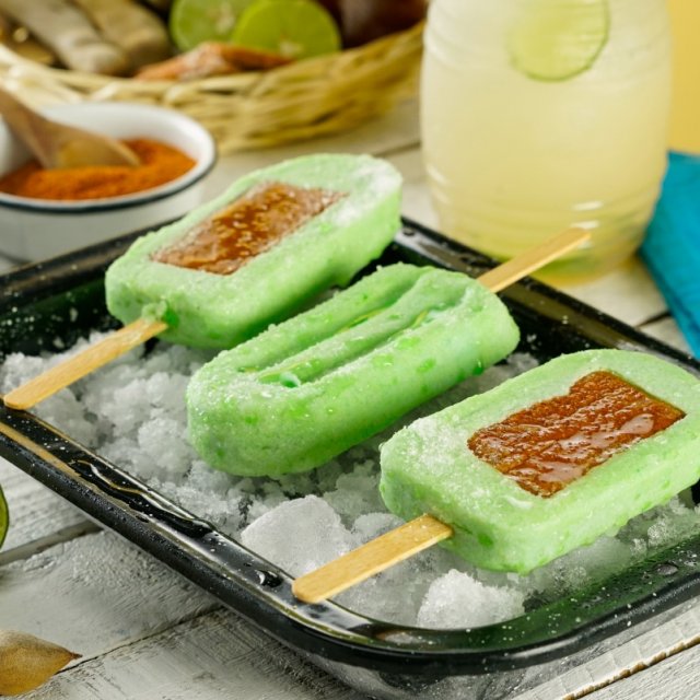 Paletas rellenas de pulparindo