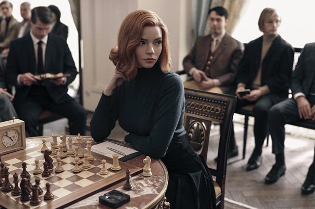 Anya Taylor-Joy como Beth en Gambito de dama