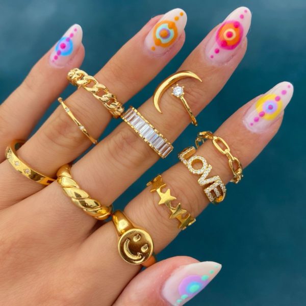 círculos de colores ;14 Manicuras psicodélicas a las que no te podrás negar