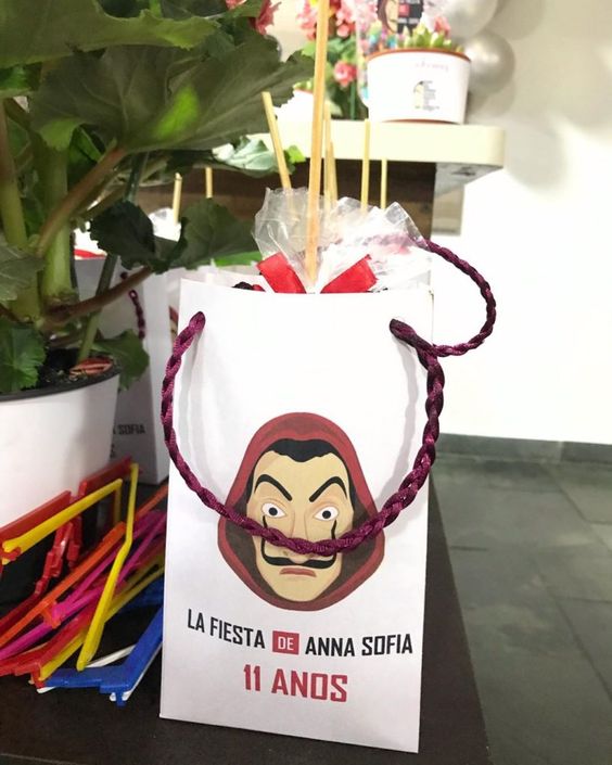 aguinaldo ;Ideas para una fiesta al estilo de La casa de papel