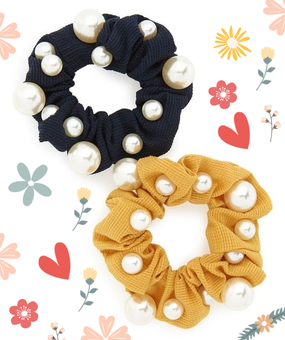 scrunchies decoradas con perlas blancas