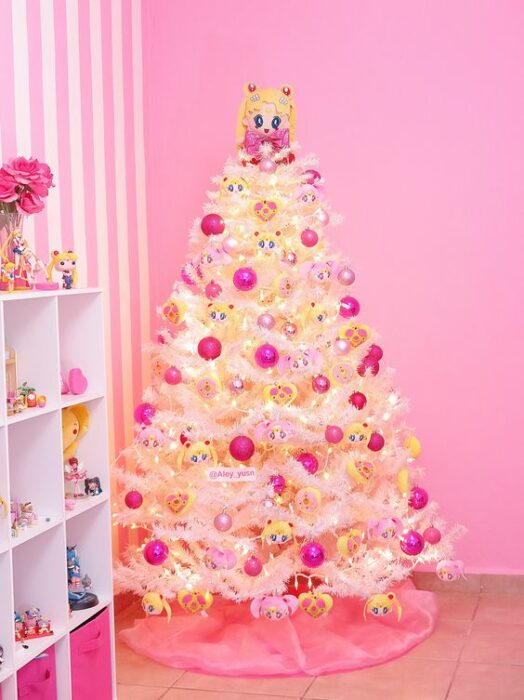 arbolito de Navidad decorado inspirado en Sailor Moon