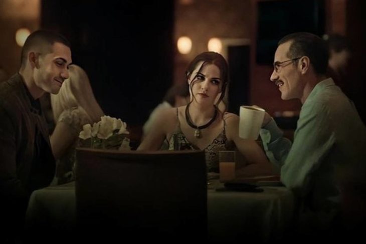 Escena de la serie Oscuro Deseo