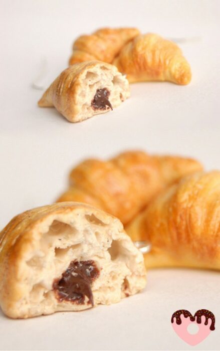 Aretes en forma de postres de croissants
