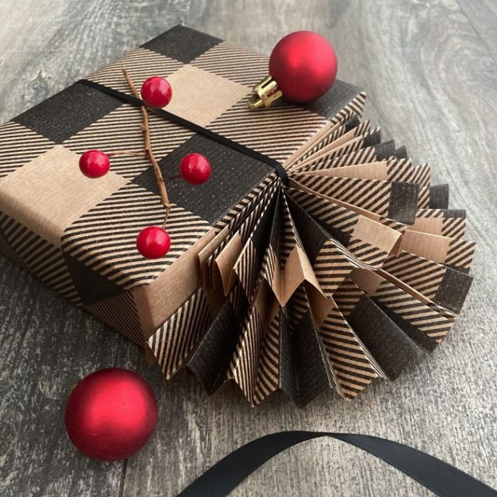 Maneras de envolver regalos navideños