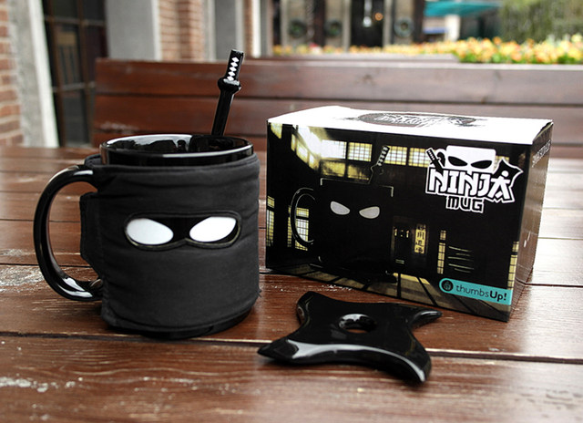 Taza en forma de ninja negro