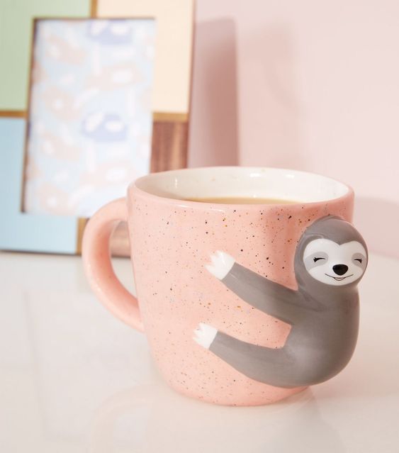 Taza con mango de perezoso