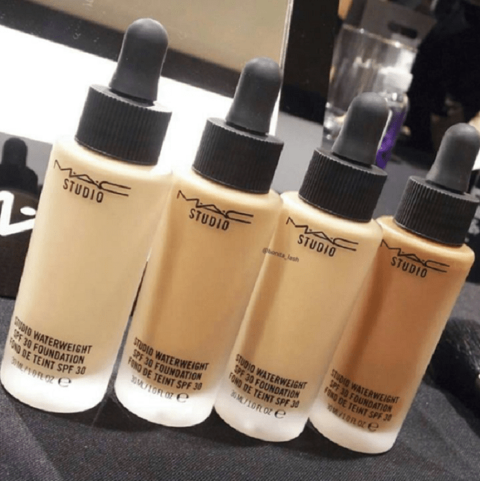Bases de maquillaje de diferente tono de piel