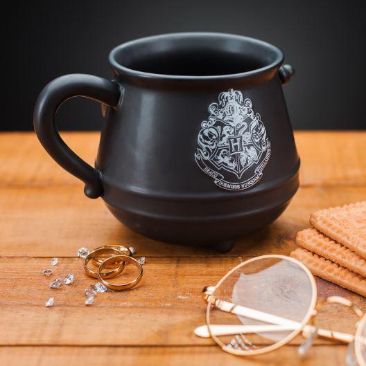 Taza en forma de caldero inspirada en Harry Potter