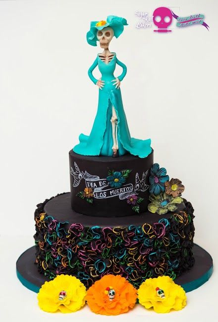 Pastel inspirado en Día de muertos en colores negro con una figura de fondant