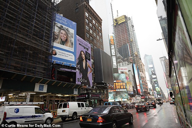 Foto de Times Square, donde una mujer puso un anuncio para encontrar novio a su hija