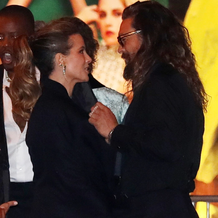 Kate Beckinsale y Jason Momoa en las fiesta de los Óscars 2022