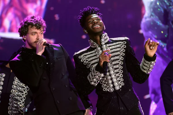 Lil Nas X y Jack Harlow en los Grammy 2022
