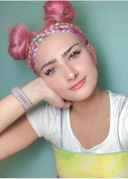 trenzas como diadema ;14 Peinados con trencitas al frente para unas fotos aesthetic