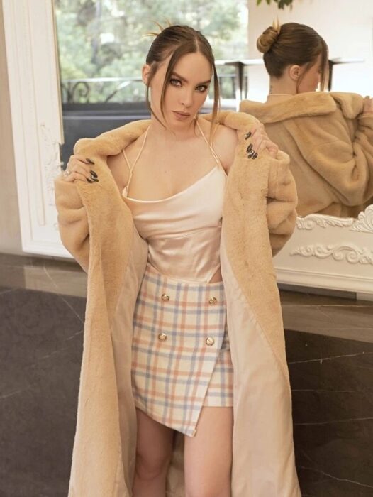 Belinda modelando su ropa de Shein
