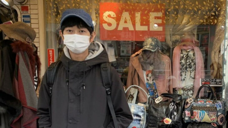 hombre japonés se gana la vida sin hacer nada