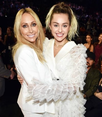 Famosos que posaron junto a sus madres en las alfombras rojas