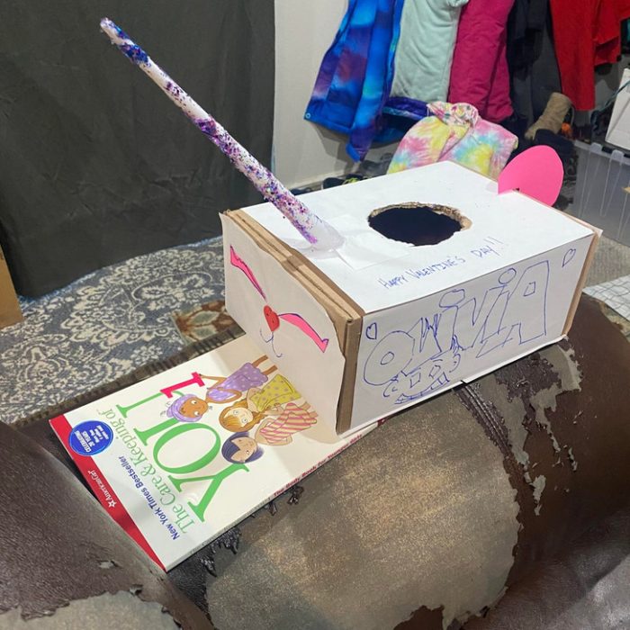 caja artesanal ;Papás solteros comparten cómo es su día a día y el resultado es una "explosión" de ternura