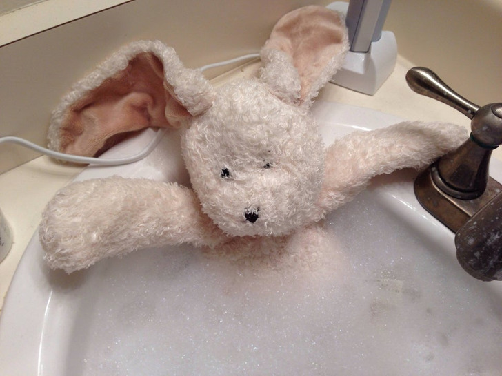 conejo de peluche ;Papás solteros comparten cómo es su día a día y el resultado es una "explosión" de ternura