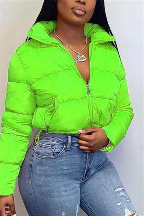Chamarra crop top en color verde