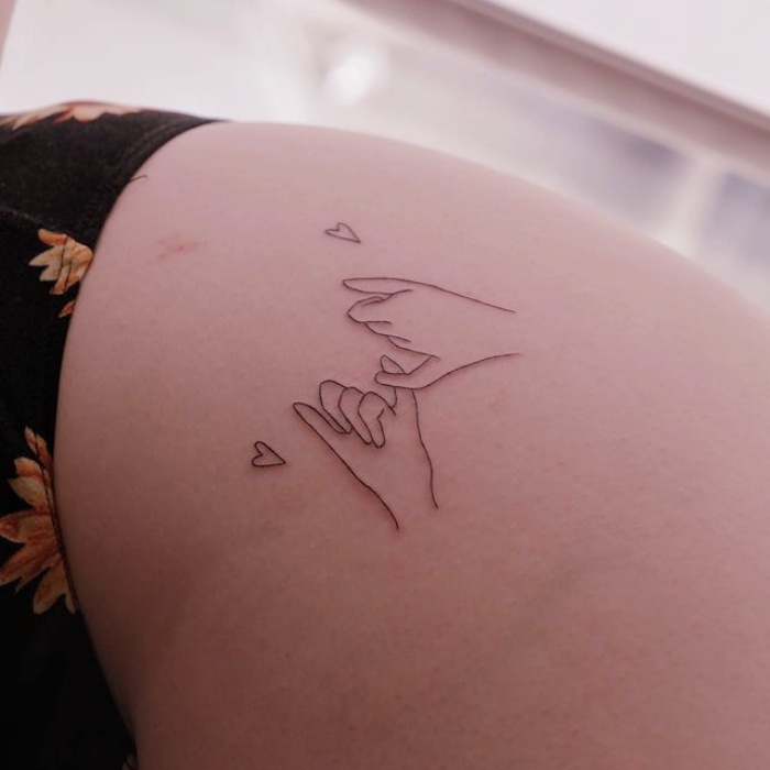 tatuajes con diseño de línea fina, fine line, one line, un solo trazo en forma de mariposa, flores, limones, retratos, animales, corazones