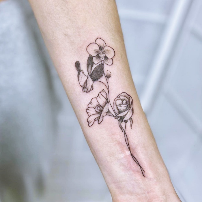 tatuajes con diseño de línea fina, fine line, one line, un solo trazo en forma de mariposa, flores, limones, retratos, animales, corazones