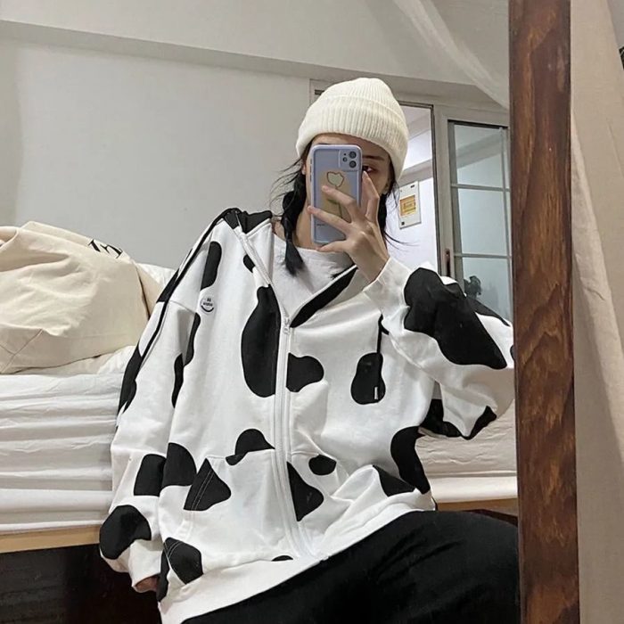 sudadera diseño vaca; 15 Sudaderas kawaii para mantenerte calientita 24/7