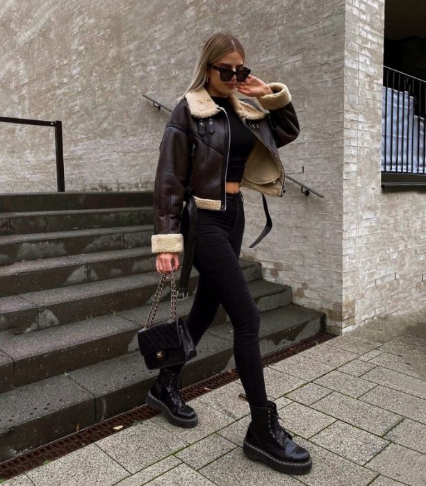 Botas de plataforma en look navideño
