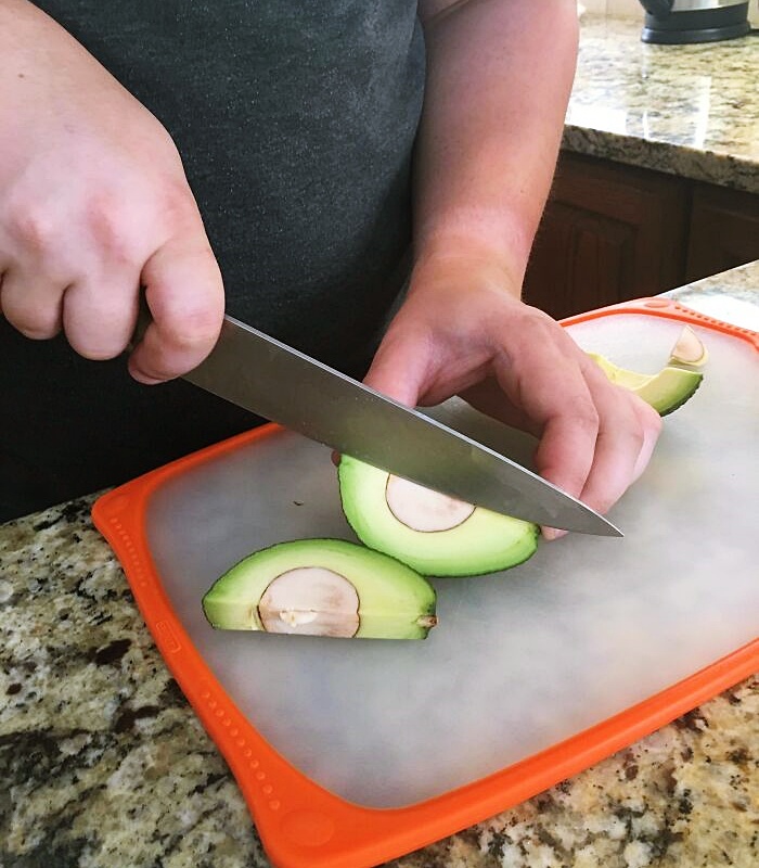 Cortar un aguacate