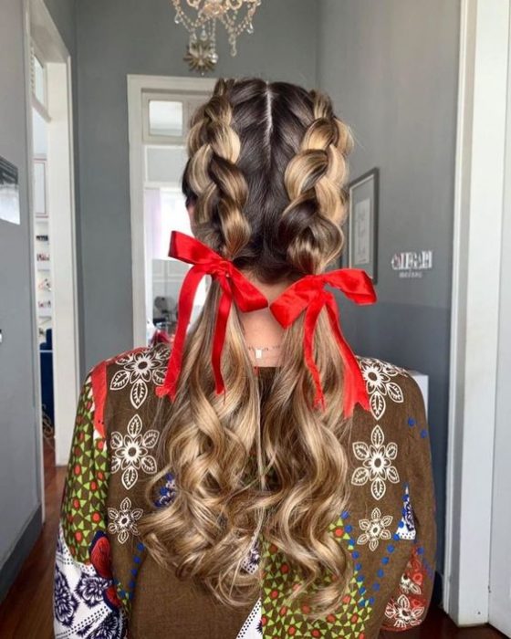 Peinados ideales para las fiestas navideñas