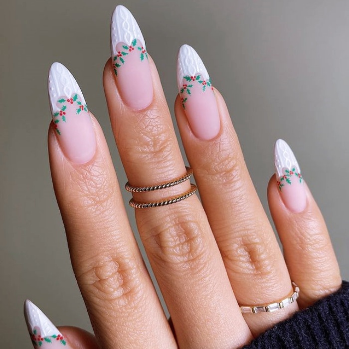diseño de uñas postizas, de acrílico, gelish con estilo francés, punta francesa y un toque navideño con glitter, brillo, brillantina 