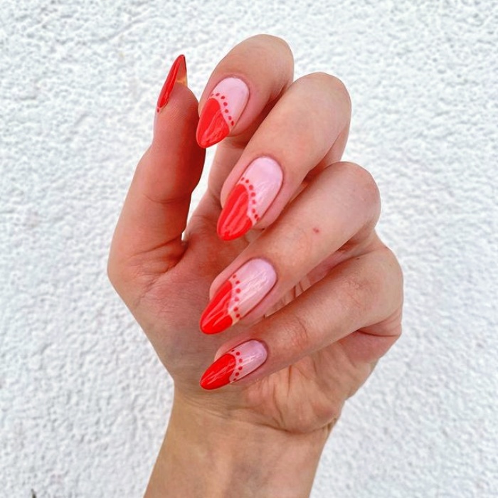 uñas postizas, con gelish, esmalte rojo con brillo, glitter, brillantina, dorado, moños, muñecos de nieve, largas, con punta cuadrada, de almendra