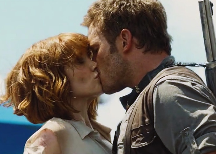 Callar a alguien con un beso