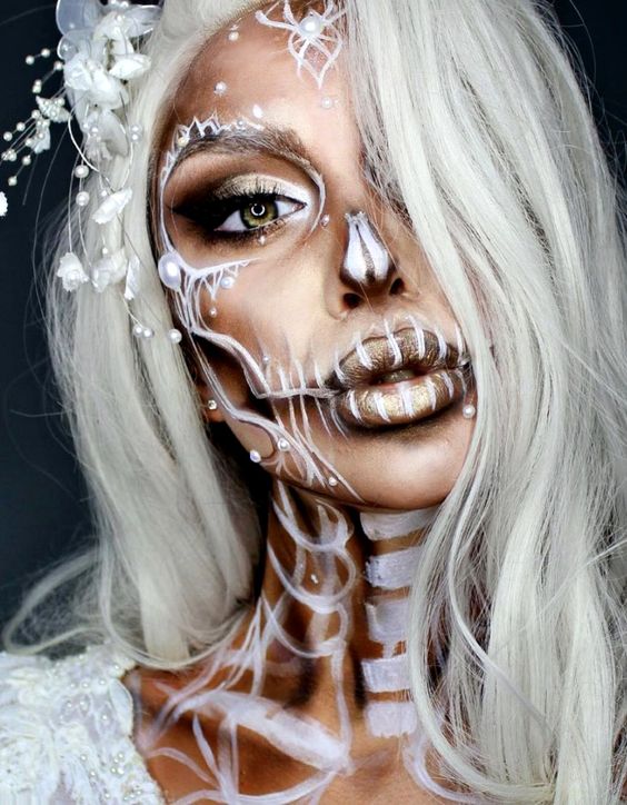 Catrina con perlas ;18 Maquillajes de catrina glam para brillar esta Noche de brujas