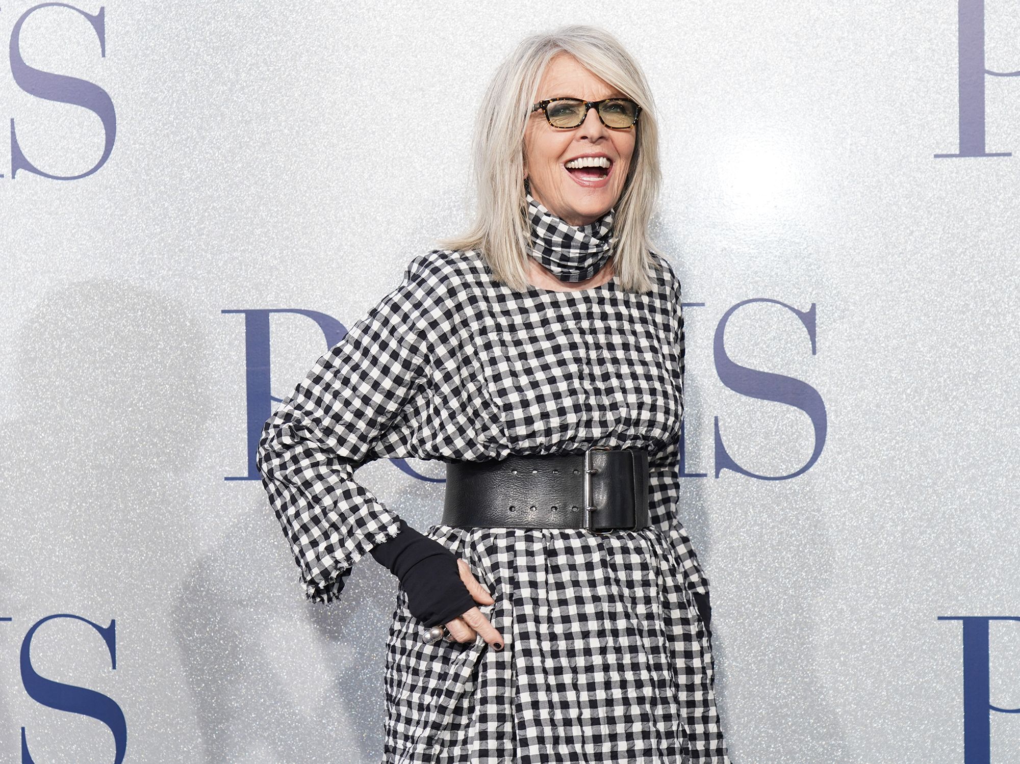 Diane Keaton ;17 Famosos a los que las canas les sientan de maravilla
