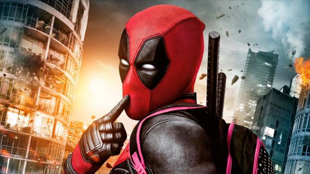 Ryan Reynolds interpretando a Deadpool