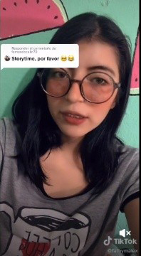 Chica contando en TikTok como entró a una casa pensando que era un cibercafé