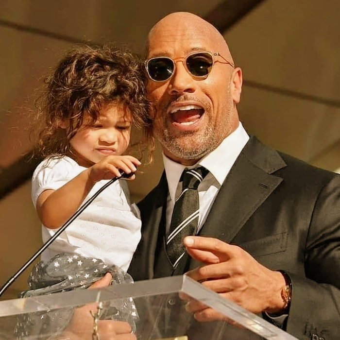 Dwayne La Roca Johnson con sus hijas Tiana, Simone y Jasmine