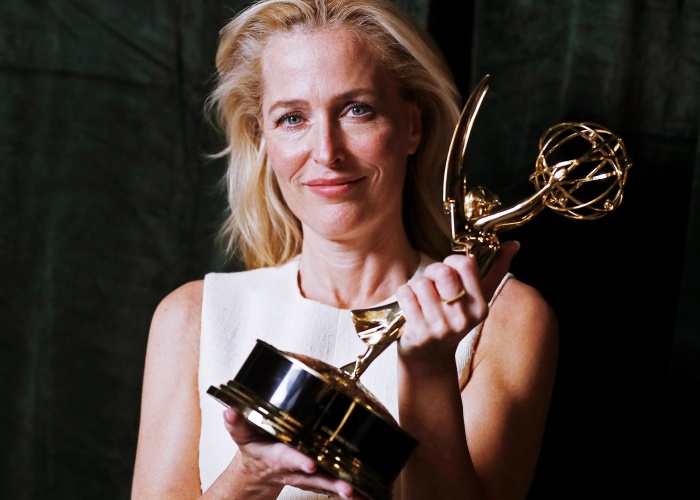 Gillian Anderson es Jean Milburn
