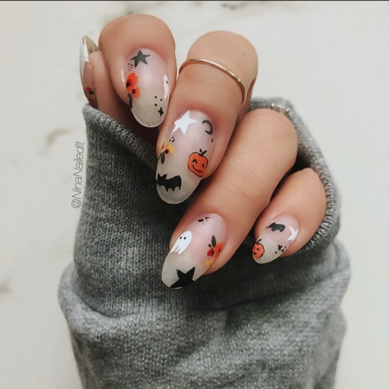 Manicura con calabacitas y murciélagos; 18 Manicuras a las que tu brujita interior no se resistirá