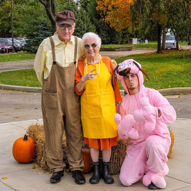 Ross Smith y Pauline Kana haciendo cosplay; Abuela y nieto toman las mejores selfies